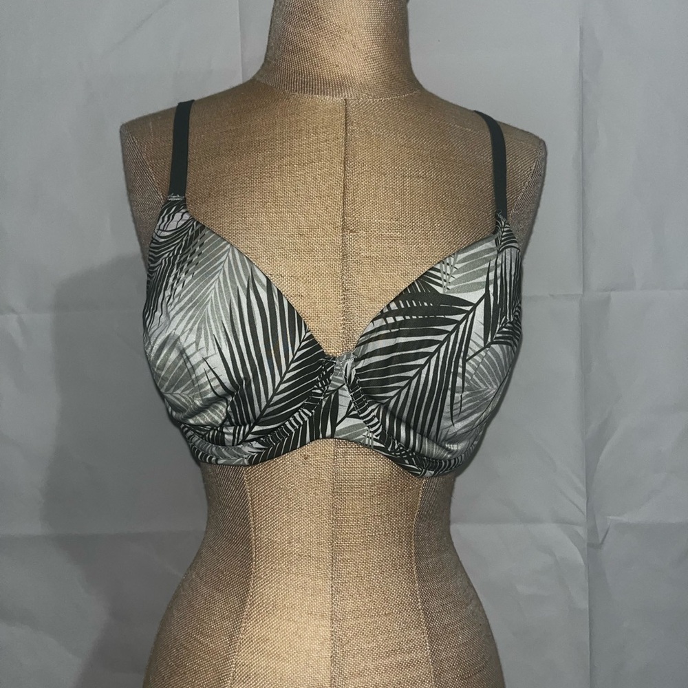 Kindly Green and White Leaf Pattern Bra